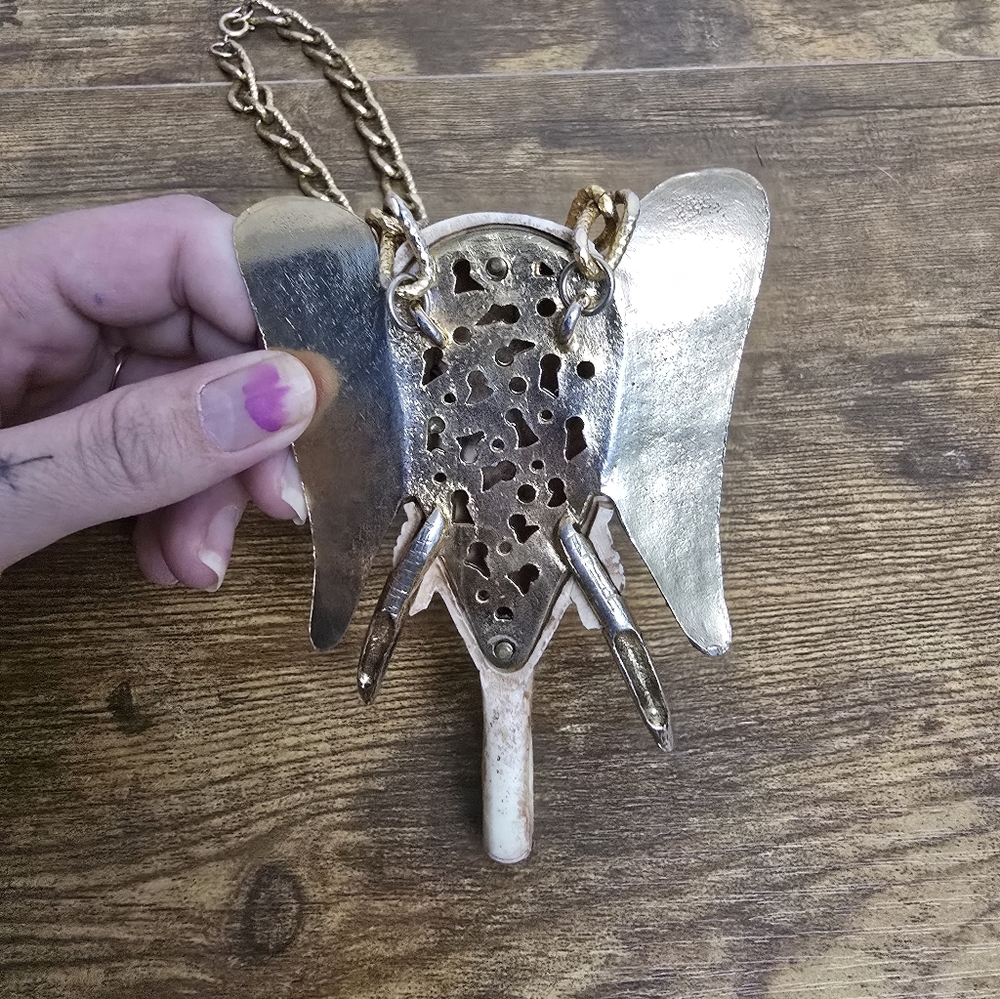 Large Elephant Pendant Necklace with Chain - Picture 7 of 10